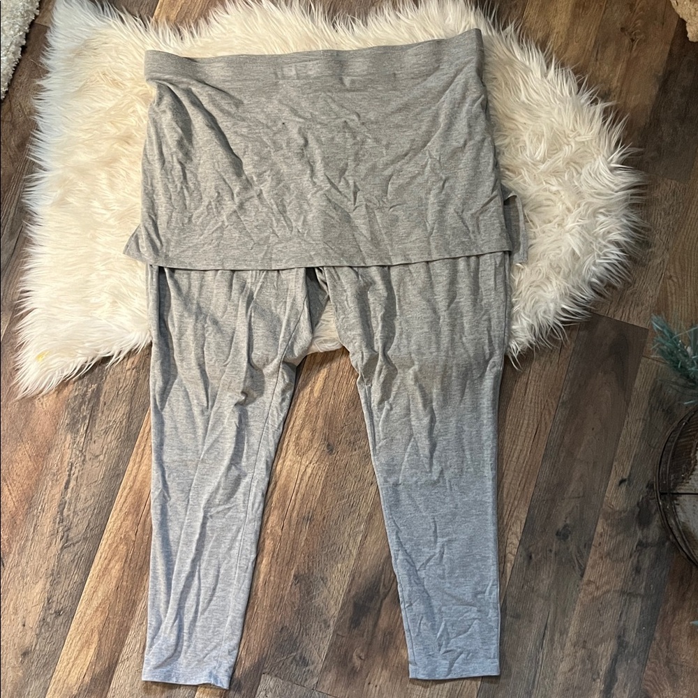 Serena Williams size 2X athletic skirt with built in leggings in gray